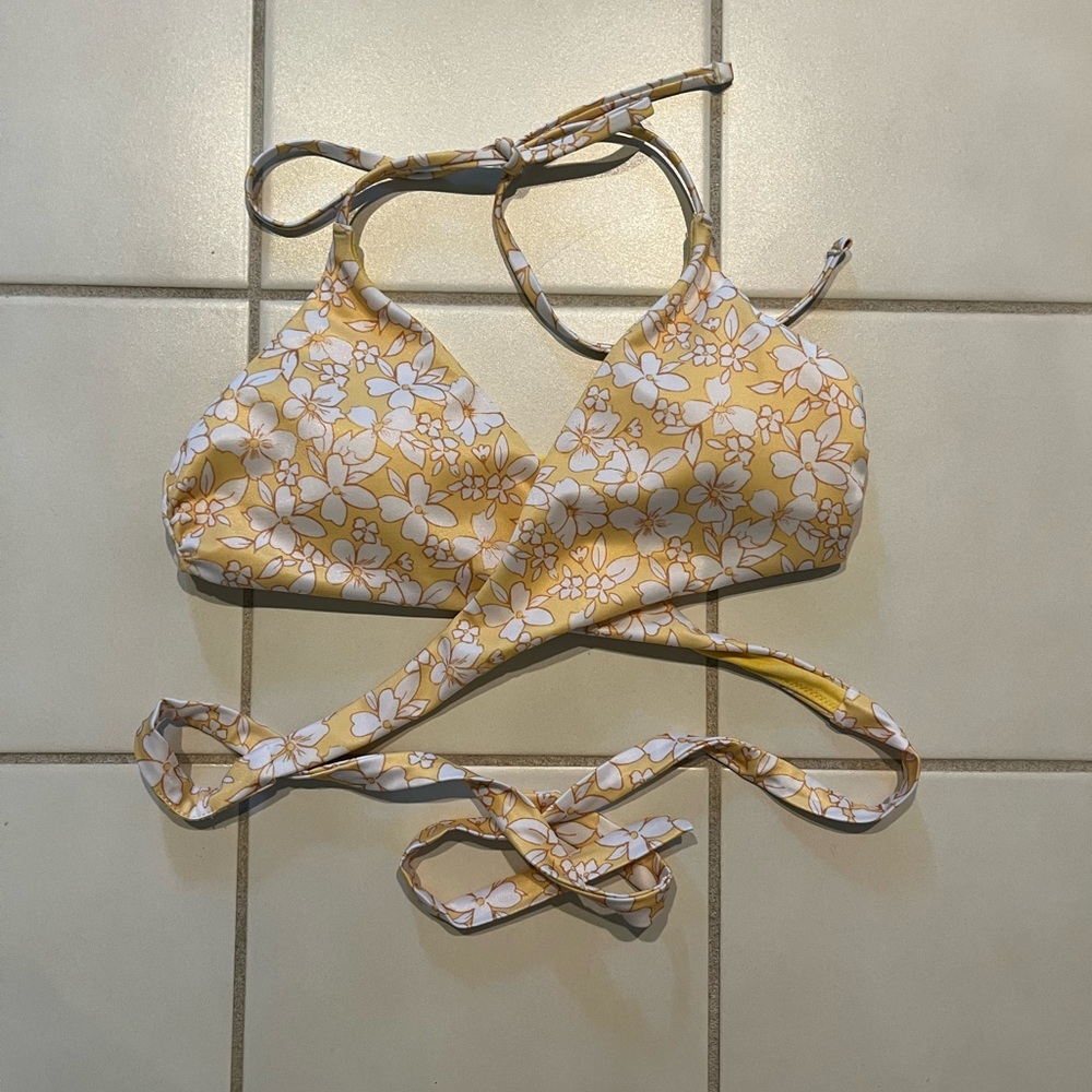 Hollister Wrap Bikini Top🌼